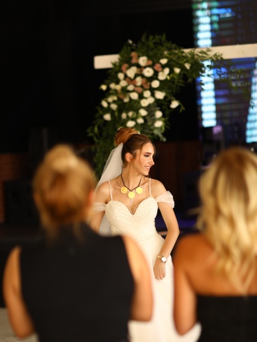 ASİL DÜĞÜN, GÖZ ALDI