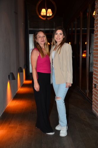 KADIN KADINA EĞLENCE DOLU GECE