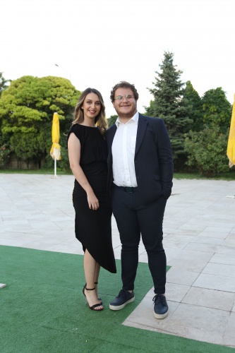 MASAL KAHRAMANLARINI BİLE KISKANDIRAN ÇİFT