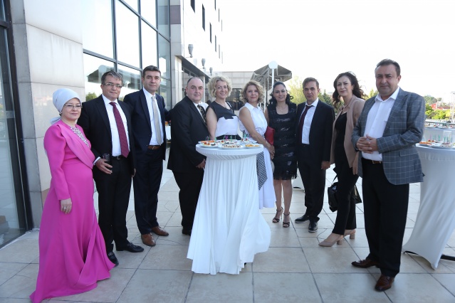 MASAL KAHRAMANLARINI BİLE KISKANDIRAN ÇİFT