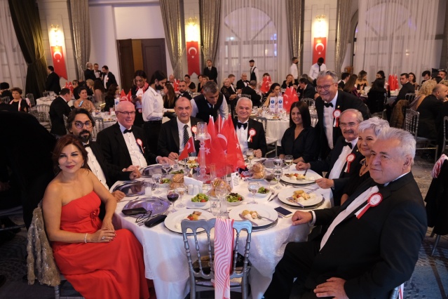 TANGO GÖSTERİLİ CUMHURİYET BALOSU