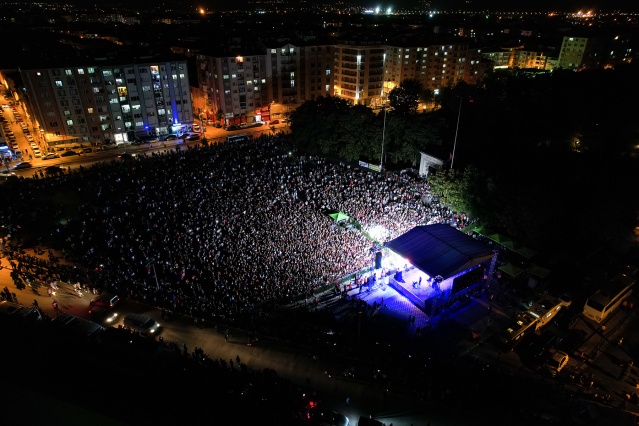 KIRAÇ, ESKİŞEHİR’DE BÜYÜK COŞKU YARATTI