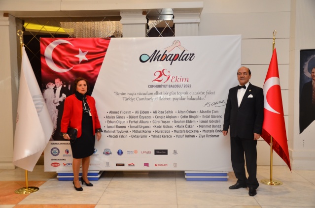 TANGO GÖSTERİLİ CUMHURİYET BALOSU