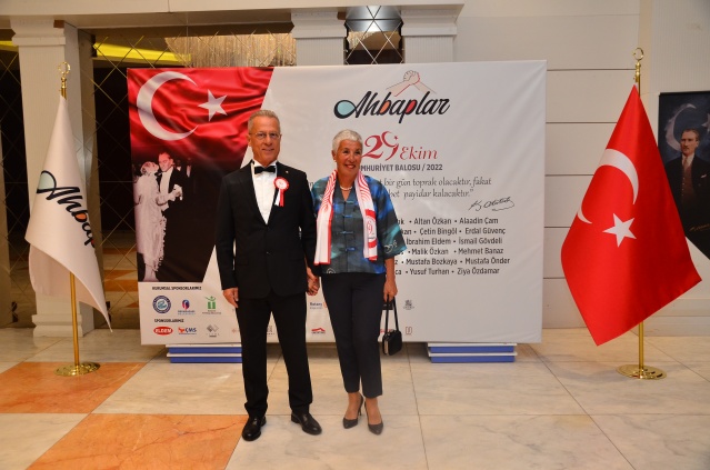 TANGO GÖSTERİLİ CUMHURİYET BALOSU