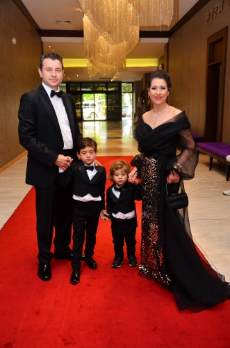 TOMRİS ÇİFTİNİN AŞK DÜĞÜNÜ