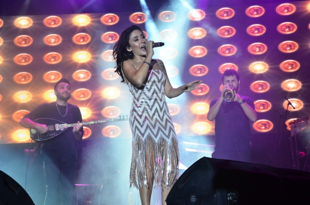 MELEK MOSSO,ESKİŞEHİR'DE YIKTI GEÇTİ