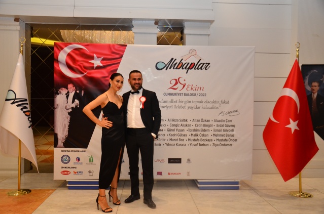 TANGO GÖSTERİLİ CUMHURİYET BALOSU