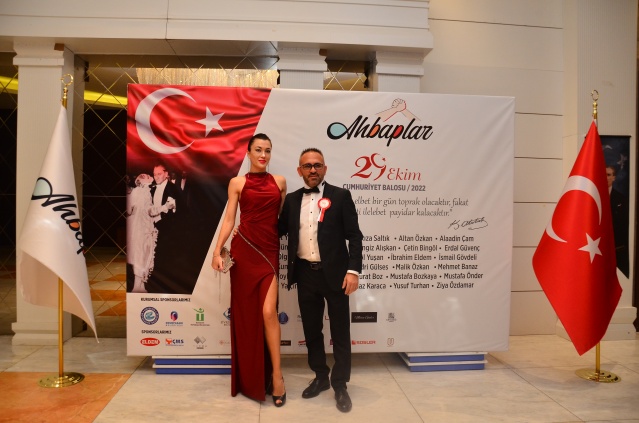 TANGO GÖSTERİLİ CUMHURİYET BALOSU