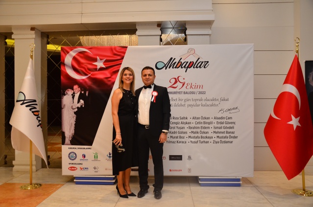 TANGO GÖSTERİLİ CUMHURİYET BALOSU