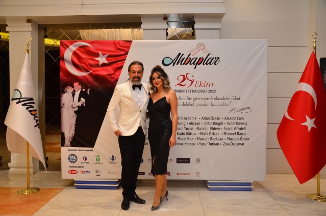 TANGO GÖSTERİLİ CUMHURİYET BALOSU