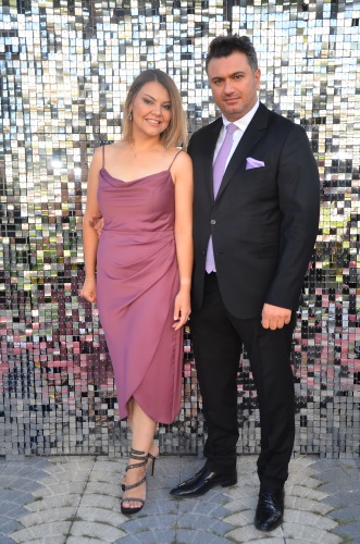 GÜZELLİK MERKEZİNDE MUHTEŞEM AÇILIŞ