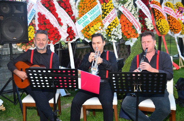 GÜZELLİK MERKEZİNDE MUHTEŞEM AÇILIŞ