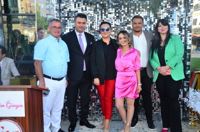 GÜZELLİK MERKEZİNDE MUHTEŞEM AÇILIŞ