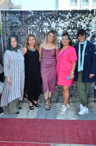 GÜZELLİK MERKEZİNDE MUHTEŞEM AÇILIŞ