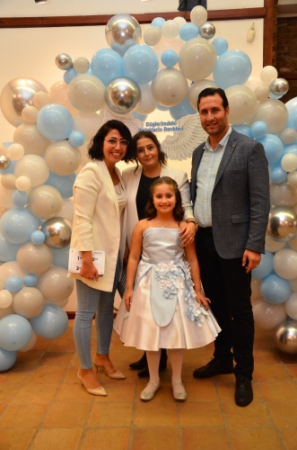 'DÜŞLERİMDEKİ MELEKLERİN RENKLERİ'