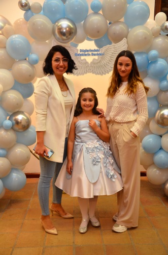 'DÜŞLERİMDEKİ MELEKLERİN RENKLERİ'