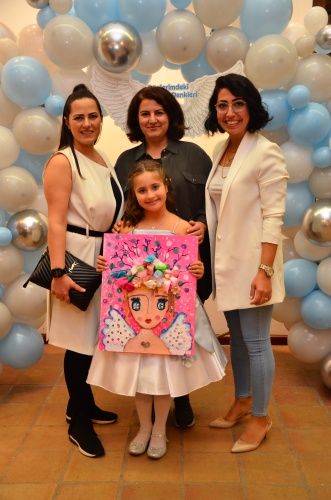 'DÜŞLERİMDEKİ MELEKLERİN RENKLERİ'