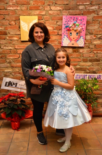 'DÜŞLERİMDEKİ MELEKLERİN RENKLERİ'