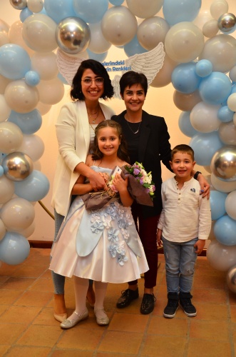 'DÜŞLERİMDEKİ MELEKLERİN RENKLERİ'