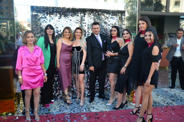 GÜZELLİK MERKEZİNDE MUHTEŞEM AÇILIŞ