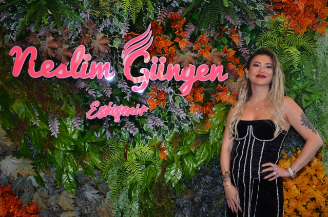 GÜZELLİK MERKEZİNDE MUHTEŞEM AÇILIŞ