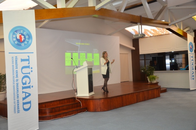 ÜRETİCİ VE GİRİŞİMCİ KADINLAR BİR ARAYA GELDİ