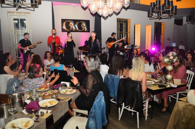 KADIN KADINA EĞLENCE DOLU GECE