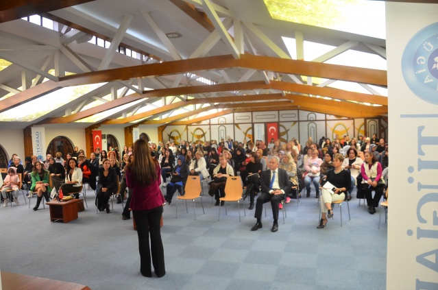 ÜRETİCİ VE GİRİŞİMCİ KADINLAR BİR ARAYA GELDİ