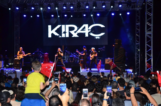 KIRAÇ, ESKİŞEHİR’DE BÜYÜK COŞKU YARATTI