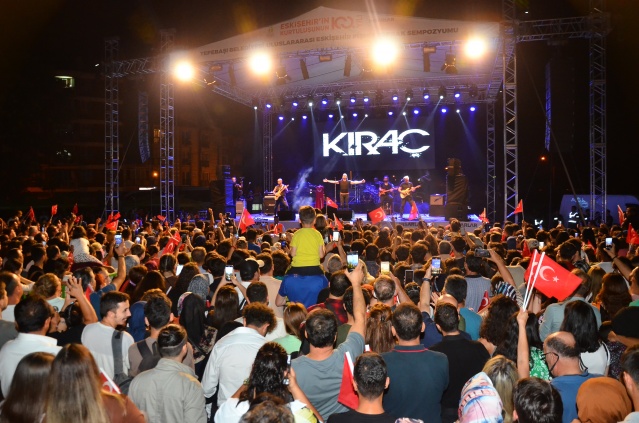 KIRAÇ, ESKİŞEHİR’DE BÜYÜK COŞKU YARATTI