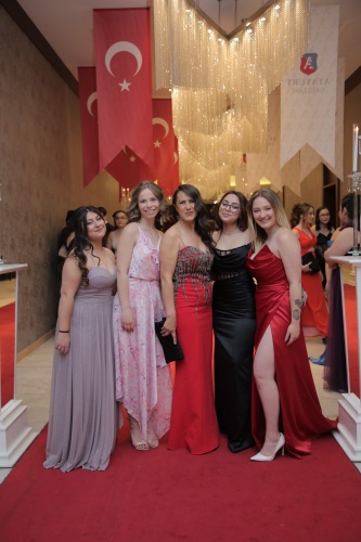 ATAYURT’TAN MEZUNİYET BALOSU