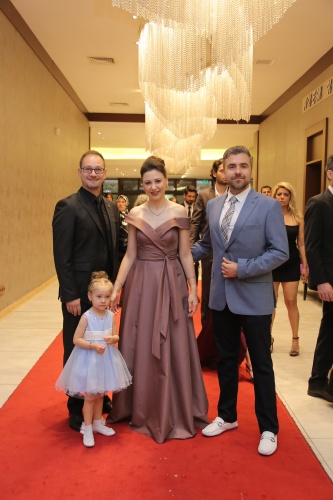 TOMRİS ÇİFTİNİN AŞK DÜĞÜNÜ