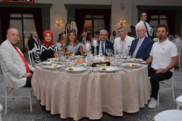 UNUTULMAZ GECE,  UNUTULMAZ AN