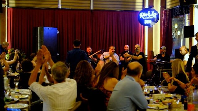 TÜRKÜSEVERLERE MÜZİK ZİYAFETİ