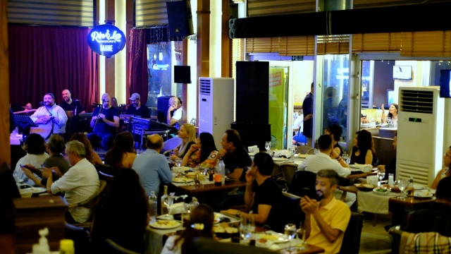 TÜRKÜSEVERLERE MÜZİK ZİYAFETİ