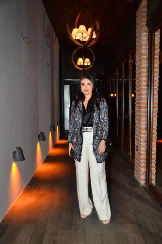 KADIN KADINA EĞLENCE DOLU GECE