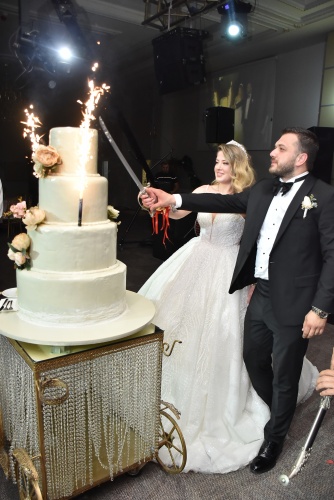 DÜĞÜNDE MUHTEŞEM EĞLENCE