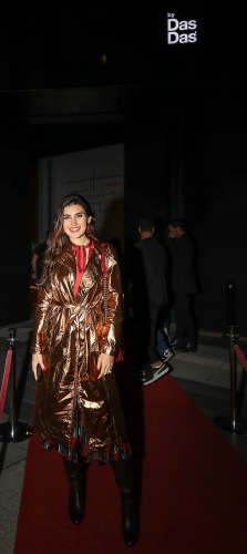 ‘SEZEN AKSU DİJİTAL’ SANAT SERGİSİ ÜNLÜ İSİMLERİ AĞIRLADI