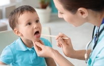 “Geniz eti ve bademcik hastalıkları işitme kaybına yol açabilir”