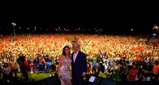 MELEK MOSSO,ESKİŞEHİR'DE YIKTI GEÇTİ