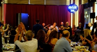 TÜRKÜSEVERLERE MÜZİK ZİYAFETİ