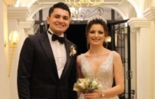 Genç çiftin mutlu günü