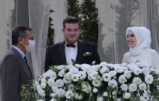 Karacan ailesinin mutlu günü