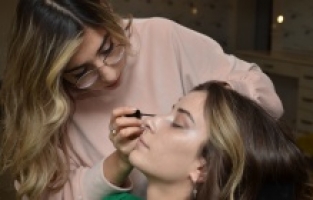 Sedef Erenler ile Sevgililer Günü makyajı nasıl olmalı?