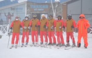 Uludağ kayak severleri bekliyor