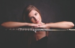 Notaları konuşturan flütist; Venüs Patya Kovancısoy