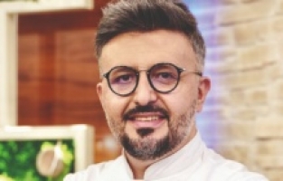 Mutfağın eğlenceli jönü; Ayvaz Akbacak