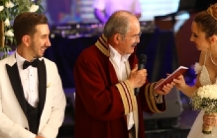 ASİL DÜĞÜN, GÖZ ALDI