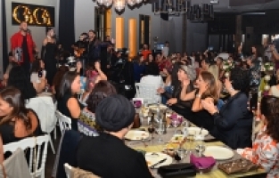 KADIN KADINA EĞLENCE DOLU GECE