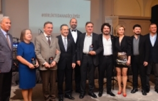 DİŞ HEKİMLERİNDEN GALA YEMEĞİ VE PLAKET TÖRENİ